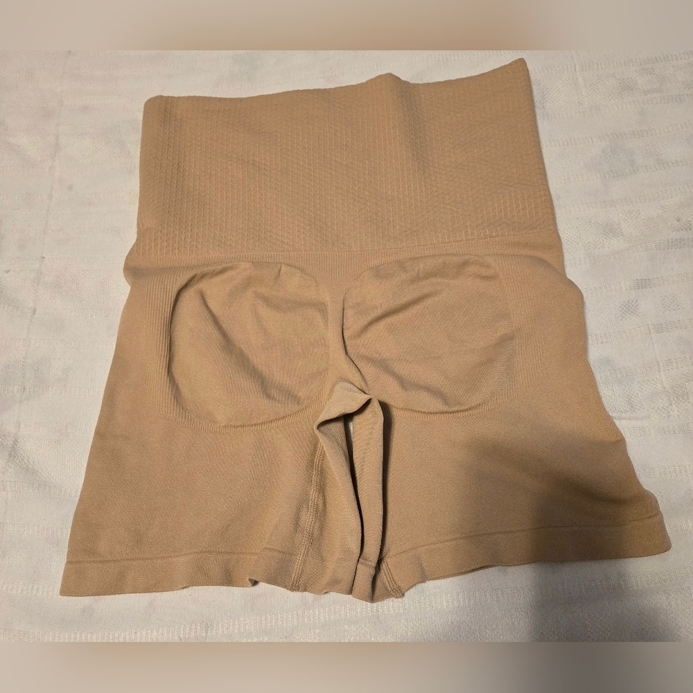 Women's shapewear by Kathy Ireland Size 3X Color Beige - Picture 2 of 8